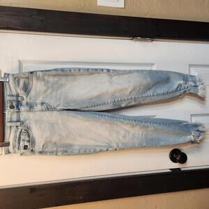 KanCan Women's Light Wash Skinny Jeans with Frayed Hem- 0/23